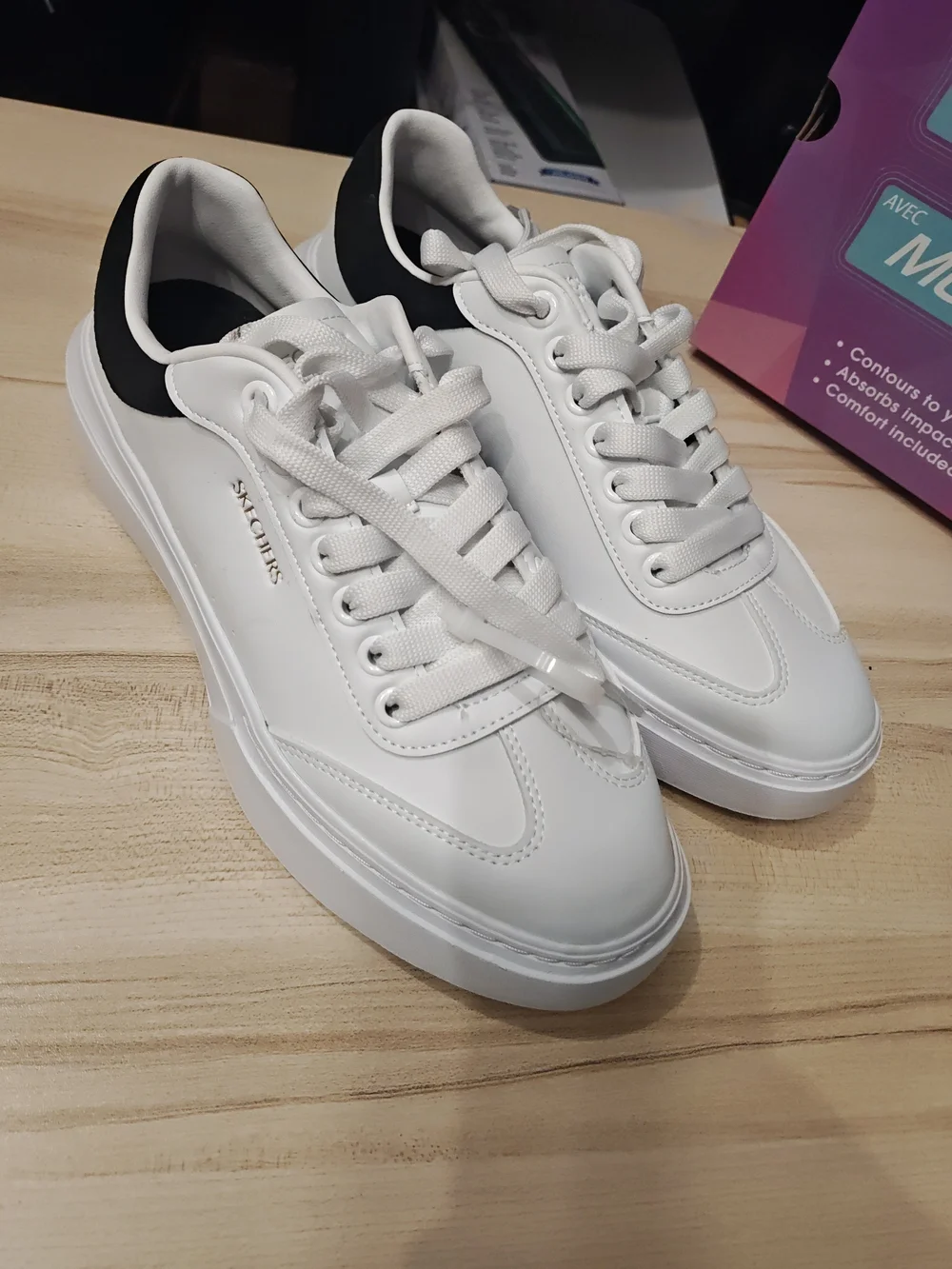 Skechers sleek white